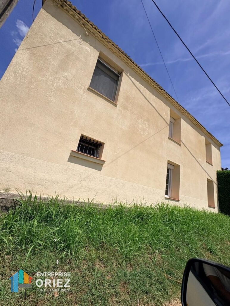 Ravalement de façade avec peinture et protection hydrofuge